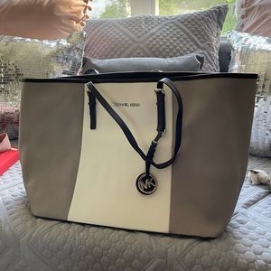 Michael Kors tote